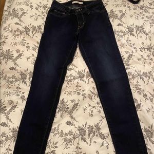 Women’s Levi’s 711 Skinny Jeans.